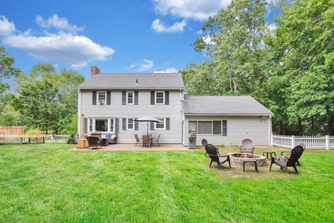 745 Plumtree Rd, Springfield, MA 01118 photo 2