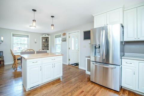 745 Plumtree Rd, Springfield, MA 01118 photo 8