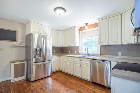 745 Plumtree Rd, Springfield, MA 01118 photo 7