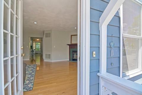 2 Carnation Cir #B, Reading, MA 01867 photo 4