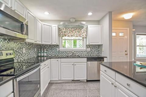 2 Carnation Cir #B, Reading, MA 01867 photo 10