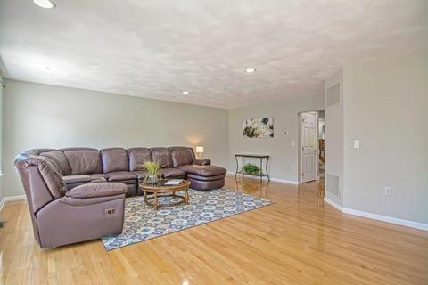 2 Carnation Cir #B, Reading, MA 01867 photo 6