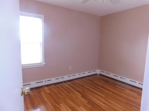 588 Woodman St, Fall River, MA 02724 photo 10