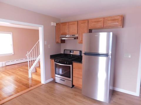 588 Woodman St, Fall River, MA 02724 photo 6
