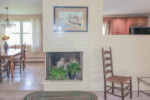 11 Exeter Rd, Beverly, MA 01915 photo 3