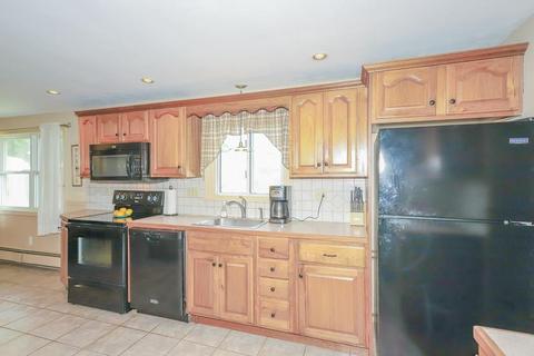 11 Exeter Rd, Beverly, MA 01915 photo 4
