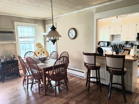36 Elm St, Webster, MA 01570 photo 3