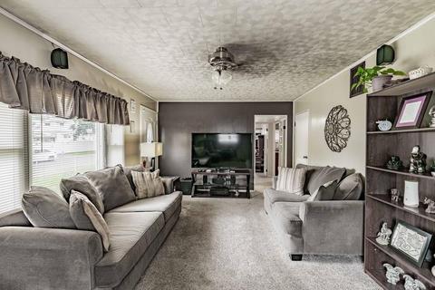 18 Cuff Ave, Springfield, MA 01104 photo 5
