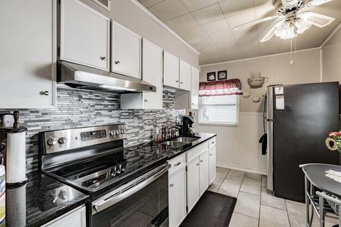 18 Cuff Ave, Springfield, MA 01104 photo 3