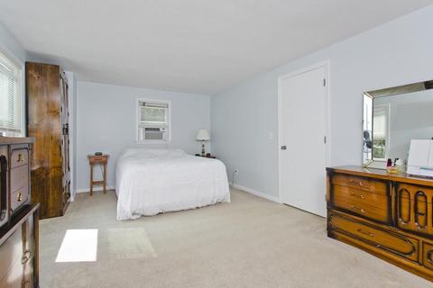60 Bairdcrest Rd, Springfield, MA 01118 photo 17