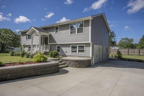 102 Winthrop St, Chicopee, MA 01020 photo 2