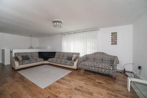102 Winthrop St, Chicopee, MA 01020 photo 15