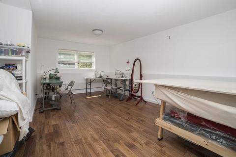 102 Winthrop St, Chicopee, MA 01020 photo 36