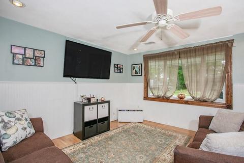 8 Wright Ln, Wareham, MA 02571 photo 5