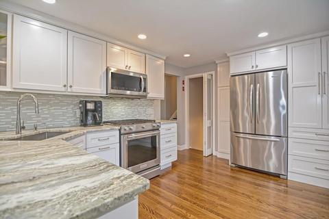 4 Sassamon Rd, Natick, MA 01760 photo 2