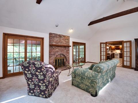 58 South St, Upton, MA 01568 photo 8