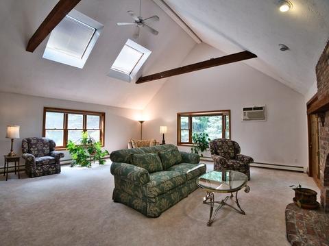 58 South St, Upton, MA 01568 photo 9