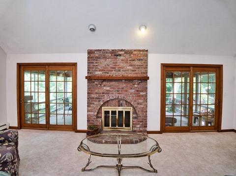 58 South St, Upton, MA 01568 photo 12