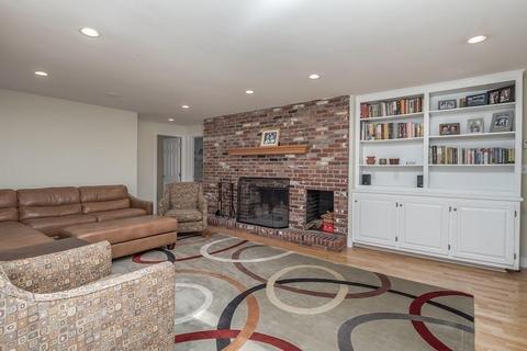 8 Paddock Ln, Lexington, MA 02421 photo 22