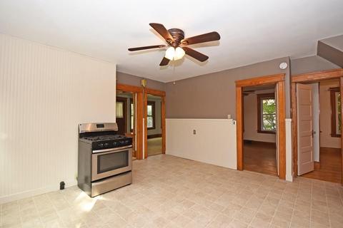 35 Standish St, Worcester, MA 01604 photo 12