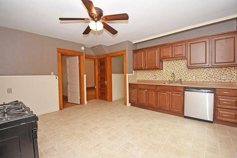 35 Standish St, Worcester, MA 01604 photo 13