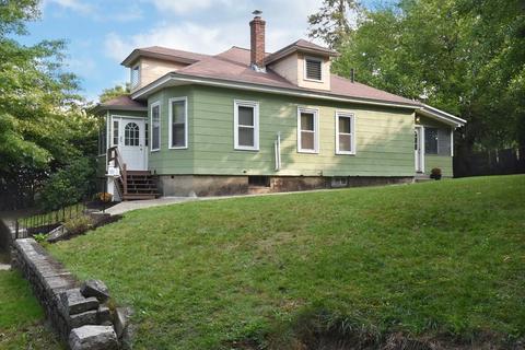 35 Standish St, Worcester, MA 01604 photo 1