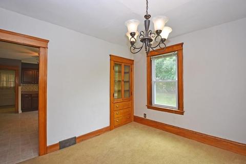 35 Standish St, Worcester, MA 01604 photo 8