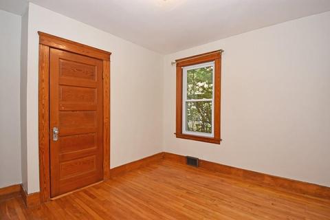 35 Standish St, Worcester, MA 01604 photo 17