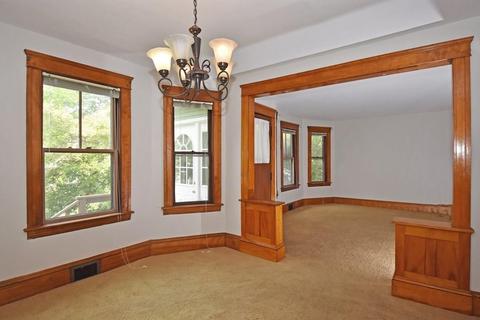 35 Standish St, Worcester, MA 01604 photo 5
