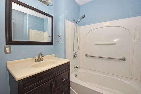 35 Standish St, Worcester, MA 01604 photo 18