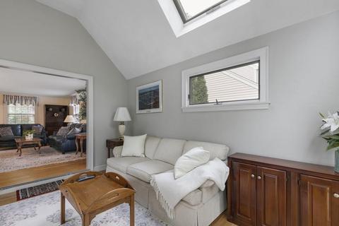 7 Mohawk Rd, Marblehead, MA 01945 photo 4