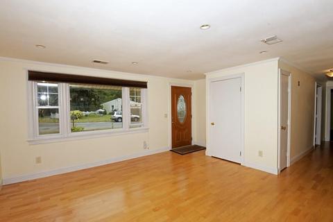 20 Pine Tree Dr, Middleboro, MA 02346 photo 5