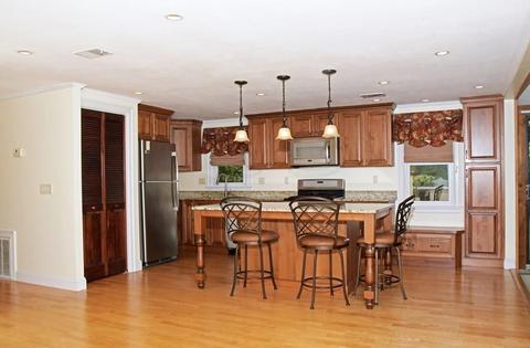 20 Pine Tree Dr, Middleboro, MA 02346 photo 9