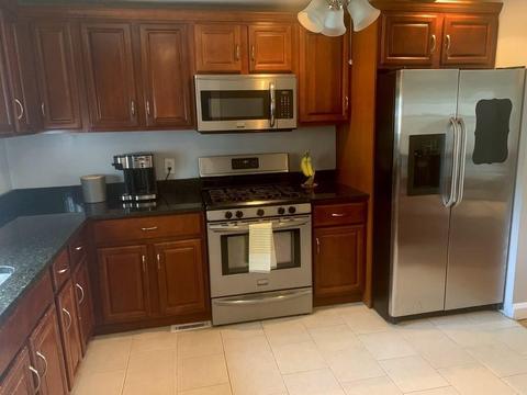 239 Windemere St, Springfield, MA 01104 photo 10