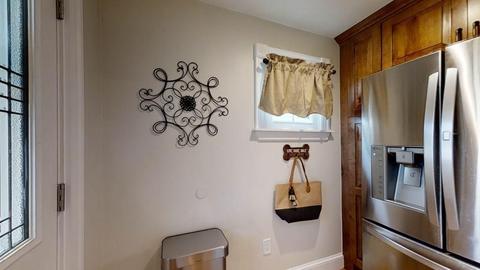 54 Eureka St, Worcester, MA 01603 photo 9