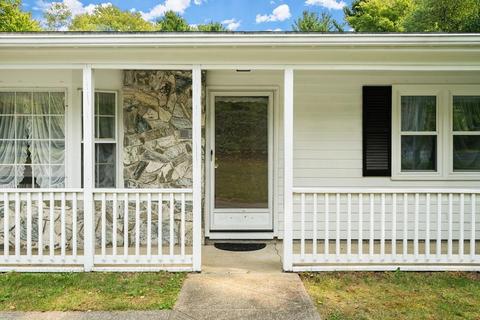 37 Juniper Ln, Framingham, MA 01701 photo 2