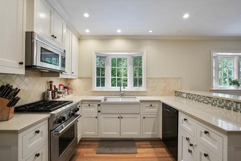 18 Windsor Rd, Dover, MA 02030 photo 9