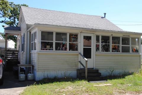 16 Crocker Ave, Wareham, MA 02571 photo 1
