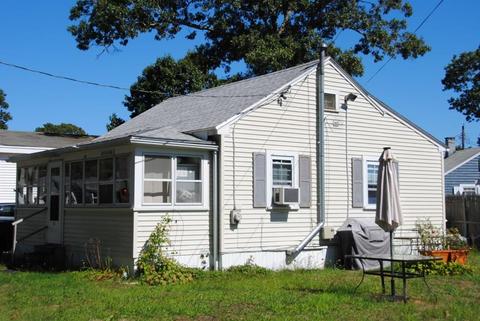16 Crocker Ave, Wareham, MA 02571 photo 4