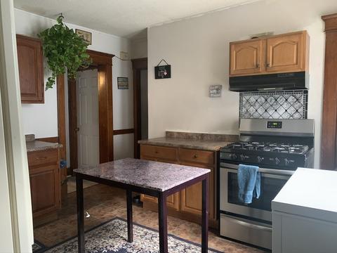 76 Somerset St, Springfield, MA 01108 photo 3