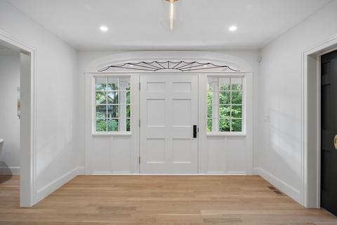 4 Bennington Rd, Lexington, MA 02421 photo 2