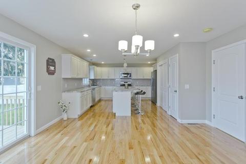 281 Gilbert Ave, Springfield, MA 01119 photo 9