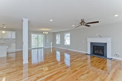 176 Barrington Dr, Springfield, MA 01129 photo 11