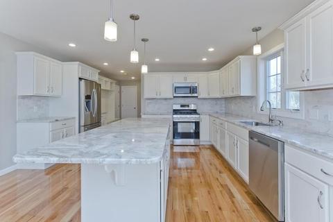 176 Barrington Dr, Springfield, MA 01129 photo 3