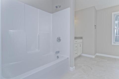 176 Barrington Dr, Springfield, MA 01129 photo 24
