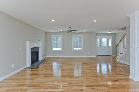 176 Barrington Dr, Springfield, MA 01129 photo 10