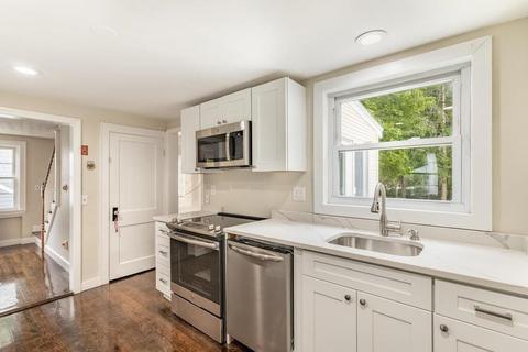 32 Forest St, Wakefield, MA 01880 photo 12