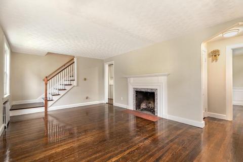 32 Forest St, Wakefield, MA 01880 photo 4