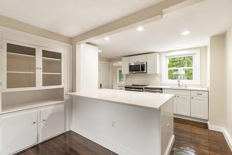 32 Forest St, Wakefield, MA 01880 photo 11