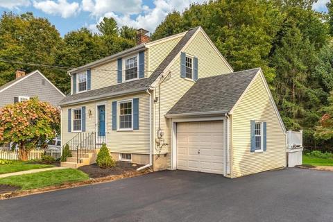 32 Forest St, Wakefield, MA 01880 photo 2